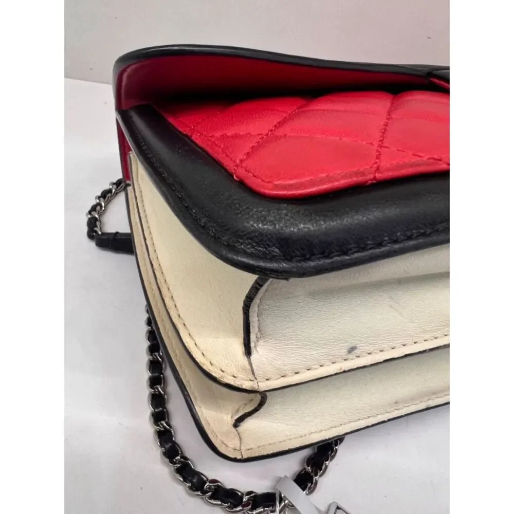 Chanel Women Pre-Loved Bag Very Good Condition - Picture 4 of 9